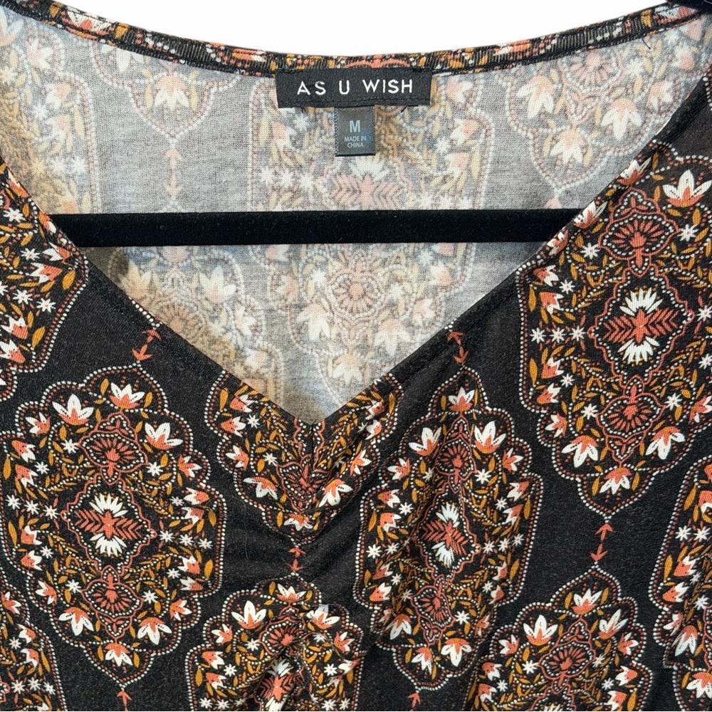 As U Wish Boho Medallion Maxi Dress M Short Sleeve V-Neck - Picture 5 of 7